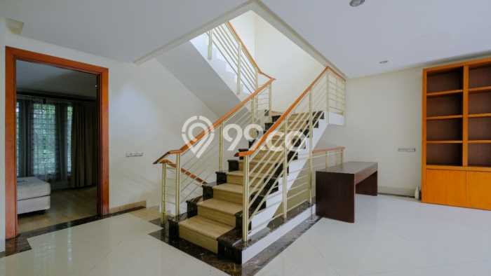 Hunian Modern Disewakan di Pondok Indah Jakarta Selatan 5 KT & 5 KM Hunian Modern Disewakan di Pondok Indah Jakarta Selatan 5 KT & 5 KM