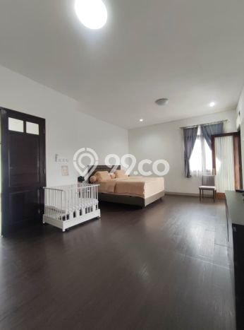 Sewa Rumah Harga Terjangkau di Kemang Jakarta Selatan dengan 4 Kamar Tidur Sewa Rumah Harga Terjangkau di Kemang Jakarta Selatan dengan 4 Kamar Tidur