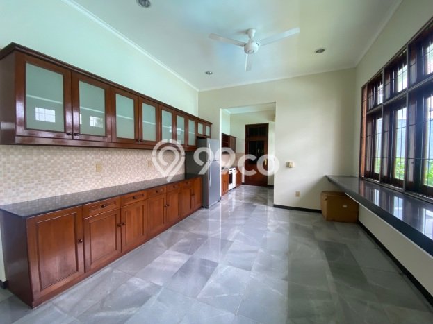 Disewakan! Rumah 5 Kamar Tidur &
4 Kamar Mandi di Pejaten, Jakarta Selatan Disewakan! Rumah 5 Kamar Tidur &
4 Kamar Mandi di Pejaten, Jakarta Selatan