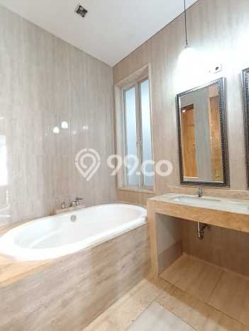Rumah di Pondok Indah, 4 KT, Design Modern, Luas 860m2m² Bangunan 350m2m² Rumah di Pondok Indah, 4 KT, Design Modern, Luas 860m2m² Bangunan 350m2m²
