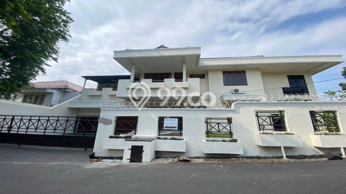 Disewakan! Rumah 5 Kamar Tidur &
4 Kamar Mandi di Pejaten, Jakarta Selatan Disewakan! Rumah 5 Kamar Tidur &
4 Kamar Mandi di Pejaten, Jakarta Selatan