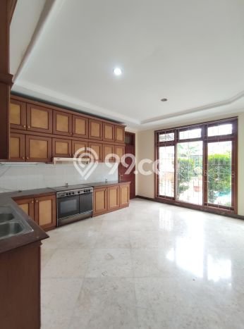 Disewakan! Rumah 7 Kamar Tidur &
6 Kamar Mandi di Lebak Bulus, Jakarta Selatan Disewakan! Rumah 7 Kamar Tidur &
6 Kamar Mandi di Lebak Bulus, Jakarta Selatan