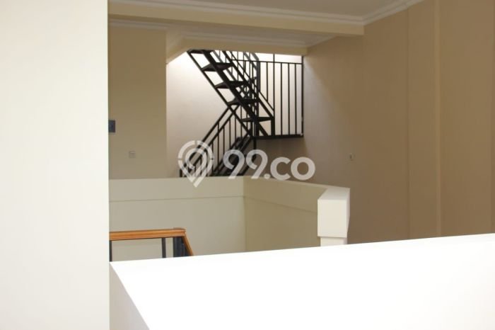 Rumah Luxury Modern Tanpa Renovasi di Tanah Kusir Jakarta Selatan Rumah Luxury Modern Tanpa Renovasi di Tanah Kusir Jakarta Selatan
