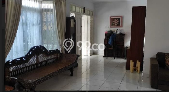 Rumah Elit LB 320m2 Siap Huni Desain Elegan di Bintaro, Tangerang Selatan Rumah Elit LB 320m2 Siap Huni Desain Elegan di Bintaro, Tangerang Selatan