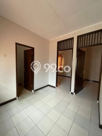 Jual Rumah Mewah Elegan Dengan View Eksklusif di Bintaro, Tangerang Selatan Jual Rumah Mewah Elegan Dengan View Eksklusif di Bintaro, Tangerang Selatan