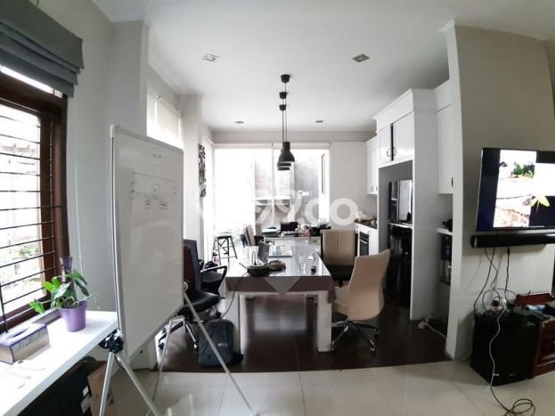 Ready to Use! Luxury House LT 317m2 Desain Modern di Bintaro Ready to Use! Luxury House LT 317m2 Desain Modern di Bintaro