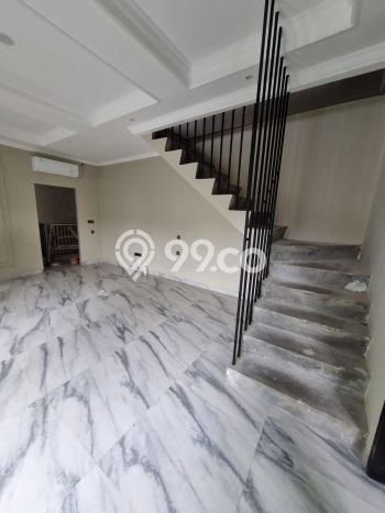 Rumah Elit LB 400m2 Siap Huni Desain Elegan di BSD Giri Loka, Tangerang Rumah Elit LB 400m2 Siap Huni Desain Elegan di BSD Giri Loka, Tangerang
