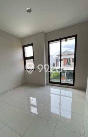 Rumah Luas Asri 3 KT Siap Huni di BSD Tangerang Rumah Luas Asri 3 KT Siap Huni di BSD Tangerang