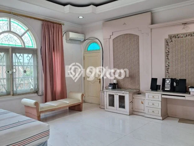 Rumah Luxury Modern Tanpa Renovasi di Pakis Surabaya Rumah Luxury Modern Tanpa Renovasi di Pakis Surabaya