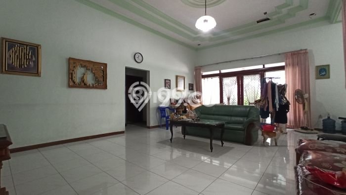 Ready to Use! Premium House LT 300m2 Desain Modern di Manyar Ready to Use! Premium House LT 300m2 Desain Modern di Manyar