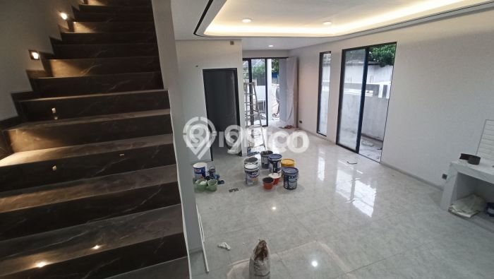 Rumah Luxury Modern Siap Huni di Manyar Surabaya Rumah Luxury Modern Siap Huni di Manyar Surabaya