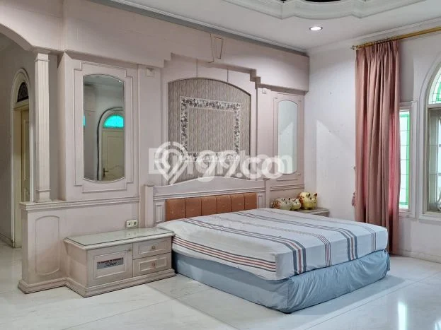 Rumah Luxury Modern Tanpa Renovasi di Pakis Surabaya Rumah Luxury Modern Tanpa Renovasi di Pakis Surabaya