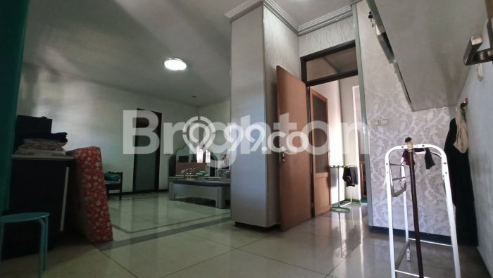 For Sale Rumah Mewah Exclusive di Rungkut, Surabaya For Sale Rumah Mewah Exclusive di Rungkut, Surabaya