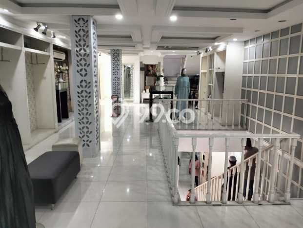 AREA KOMERSIAL! Kantor Kawasan Sambikerep, Luas 326m2m², Posisi Strategis AREA KOMERSIAL! Kantor Kawasan Sambikerep, Luas 326m2m², Posisi Strategis