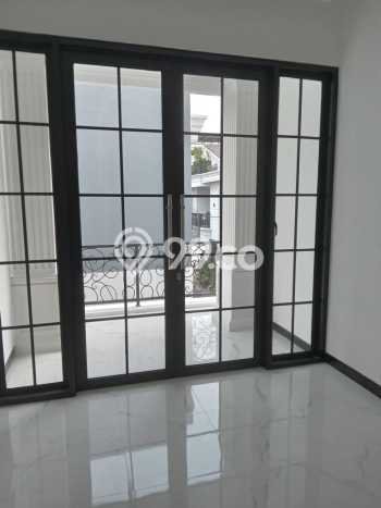 Dijual Rumah 5 Kamar Lokasi Ideal Bagus dan Strategis di Jagakarsa Dijual Rumah 5 Kamar Lokasi Ideal Bagus dan Strategis di Jagakarsa
