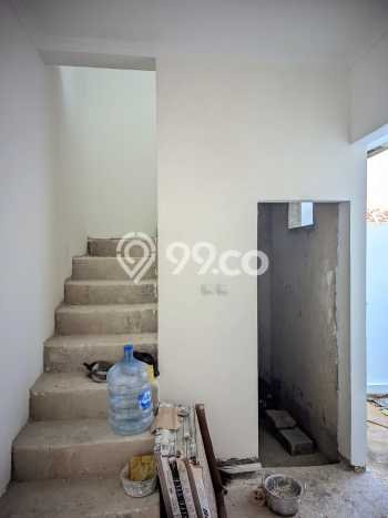 Rumah Strategis Minimalis Lb 52m2 di Ciracas, Jakarta Timur Rumah Strategis Minimalis Lb 52m2 di Ciracas, Jakarta Timur