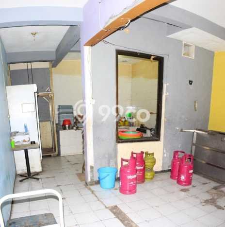 UNIT SPESIAL! Rumah area Wonocolo, 4 KM, Akses Fasilitas, Luas 180m2m² Bangunan 581m2m² UNIT SPESIAL! Rumah area Wonocolo, 4 KM, Akses Fasilitas, Luas 180m2m² Bangunan 581m2m²