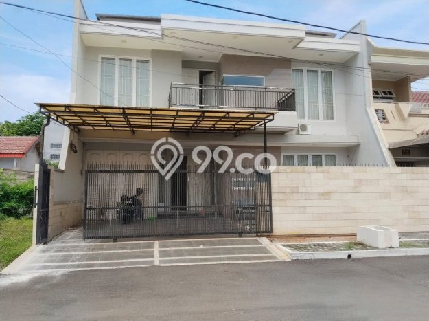 Rumah Elit Modern Tanpa Renovasi di Dharma Husada Surabaya Rumah Elit Modern Tanpa Renovasi di Dharma Husada Surabaya