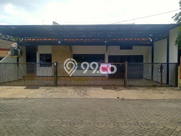 Dijual Kost Strategis di Wonocolo, Surabaya 10 KT, 9 KM, Luas Bangunan 300m2 Dijual Kost Strategis di Wonocolo, Surabaya 10 KT, 9 KM, Luas Bangunan 300m2