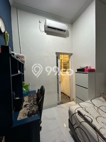 Rumah Mewah Siap Huni LT 215m2 di Kebon Jeruk, Jakarta Barat Rumah Mewah Siap Huni LT 215m2 di Kebon Jeruk, Jakarta Barat