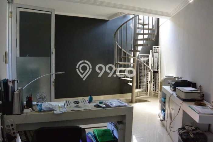 HOT DEAL! Vila Kawasan , Area 221m2m², Lokasi Strategis HOT DEAL! Vila Kawasan , Area 221m2m², Lokasi Strategis