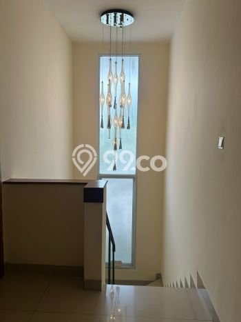 UNIT LANGKA! Rumah kawasan , 4 KT, View Indah, LT 144m2m² Bangunan 200m2m² UNIT LANGKA! Rumah kawasan , 4 KT, View Indah, LT 144m2m² Bangunan 200m2m²
