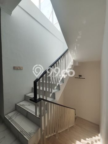 Rumah Elit LB 235m2 Siap Huni Desain Elegan di Metland Puri, Jakarta Barat Rumah Elit LB 235m2 Siap Huni Desain Elegan di Metland Puri, Jakarta Barat