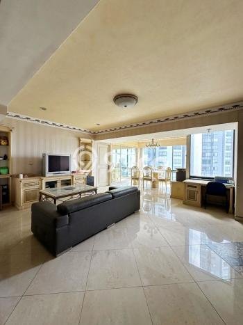 Apartemen Kawasan Taman Anggrek, 3 KT, Luas 176m², Area Premium Apartemen Kawasan Taman Anggrek, 3 KT, Luas 176m², Area Premium