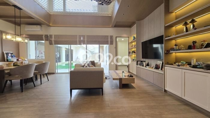 Rumah Elit Modern Tanpa Renovasi di Alam Sutera Tangerang Rumah Elit Modern Tanpa Renovasi di Alam Sutera Tangerang