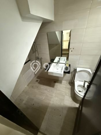 Dijual Cepat Rumah Minimalis & Modern LB 180m2 di Green Lake City Dijual Cepat Rumah Minimalis & Modern LB 180m2 di Green Lake City