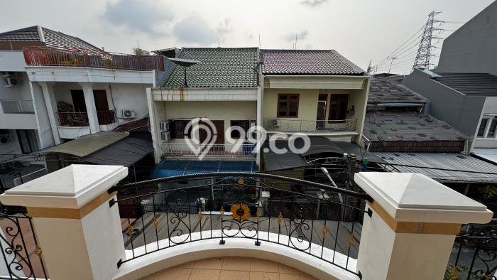 Jual Rumah Luas Elegan Dengan View Cantik di Taman Ratu, Jakarta Barat Jual Rumah Luas Elegan Dengan View Cantik di Taman Ratu, Jakarta Barat