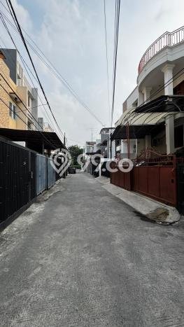 Jual Rumah Luas Elegan Dengan View Cantik di Taman Ratu, Jakarta Barat Jual Rumah Luas Elegan Dengan View Cantik di Taman Ratu, Jakarta Barat