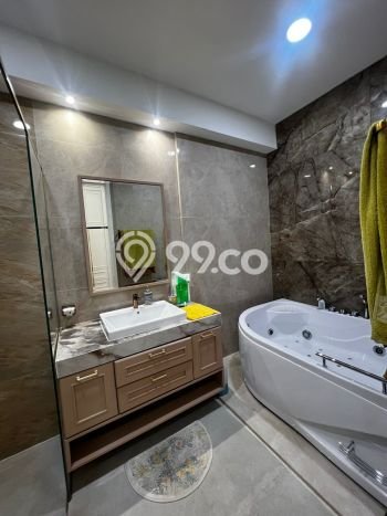 Jual Rumah Luas Elegan Dengan View Eksklusif di Green Lake City, Jakarta Barat Jual Rumah Luas Elegan Dengan View Eksklusif di Green Lake City, Jakarta Barat