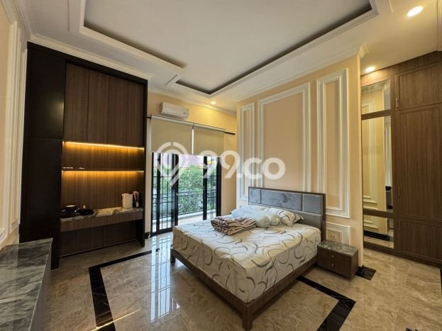 Dijual Rumah Luas Elegan Dengan View Cantik di Gading Serpong, Tangerang Dijual Rumah Luas Elegan Dengan View Cantik di Gading Serpong, Tangerang