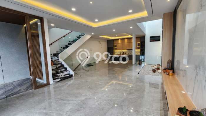 Rumah Luxury Modern Tanpa Renovasi di Permata Buana Jakarta Barat Rumah Luxury Modern Tanpa Renovasi di Permata Buana Jakarta Barat