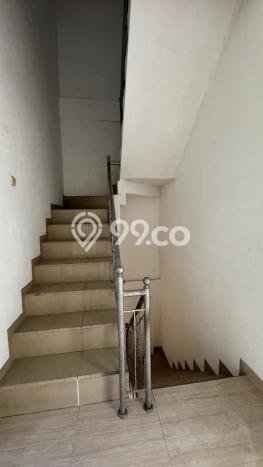 Jual Rumah Luas Elegan Dengan View Cantik di Taman Ratu, Jakarta Barat Jual Rumah Luas Elegan Dengan View Cantik di Taman Ratu, Jakarta Barat