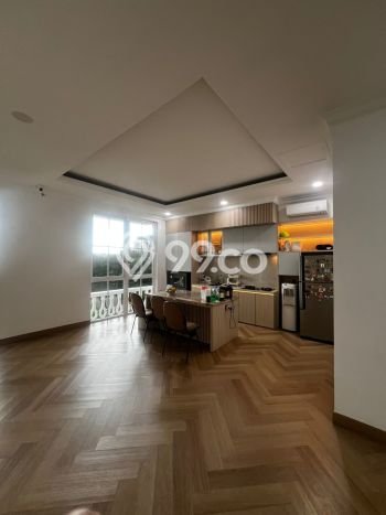 Jual Rumah Luas Elegan Dengan View Eksklusif di Green Lake City, Jakarta Barat Jual Rumah Luas Elegan Dengan View Eksklusif di Green Lake City, Jakarta Barat
