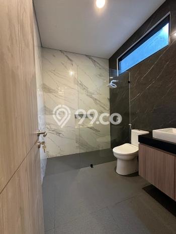 Dijual Cepat Rumah Minimalis & Modern LB 240m2 di Permata Buana Dijual Cepat Rumah Minimalis & Modern LB 240m2 di Permata Buana
