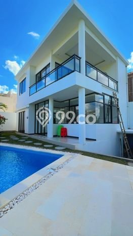 HOT DEAL! Vila Kawasan , Area 225m2m², Lokasi Strategis HOT DEAL! Vila Kawasan , Area 225m2m², Lokasi Strategis