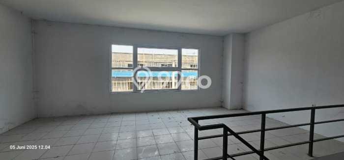 Lokasi Strategis! Dijual Gudang Bisnis di Pakuhaji, Tangerang Kondisi Bagus Lokasi Strategis! Dijual Gudang Bisnis di Pakuhaji, Tangerang Kondisi Bagus
