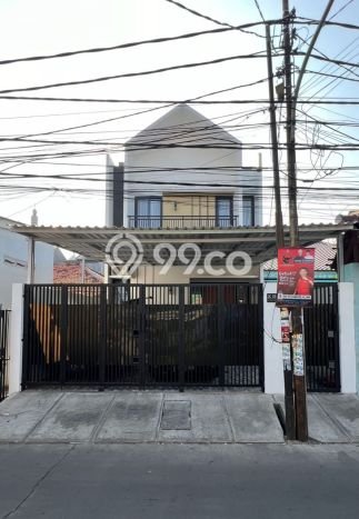Rumah Elit Modern Siap Huni di Utan Kayu Jakarta Timur Rumah Elit Modern Siap Huni di Utan Kayu Jakarta Timur