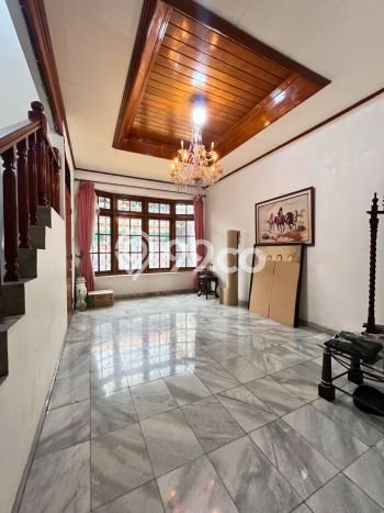 Rumah Mewah Siap Huni LT 356m2 di Matraman, Jakarta Timur Rumah Mewah Siap Huni LT 356m2 di Matraman, Jakarta Timur