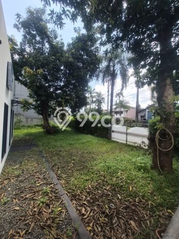 Hunian Mewah LB 325m2 Siap Huni Desain Elegan di Pondok Kelapa, Jakarta Timur Hunian Mewah LB 325m2 Siap Huni Desain Elegan di Pondok Kelapa, Jakarta Timur