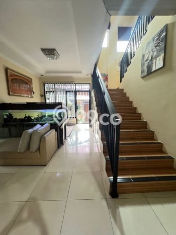 Hunian Mewah LB 400m2 Siap Pakai Desain Elegan di Pondok Kelapa, Jakarta Timur Hunian Mewah LB 400m2 Siap Pakai Desain Elegan di Pondok Kelapa, Jakarta Timur