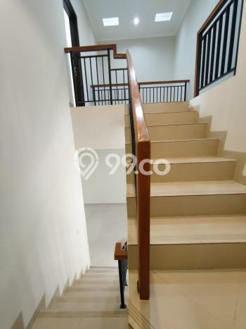Dijual Rumah Eksklusif 4 KT di Pondok Kelapa, Jakarta Timur Dijual Rumah Eksklusif 4 KT di Pondok Kelapa, Jakarta Timur