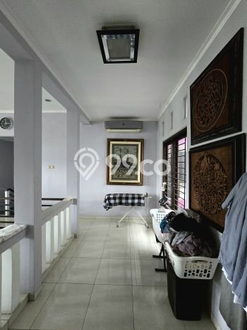 Jual Rumah Luas Elegan Dengan View Eksklusif di Pondok Kelapa, Jakarta Timur Jual Rumah Luas Elegan Dengan View Eksklusif di Pondok Kelapa, Jakarta Timur