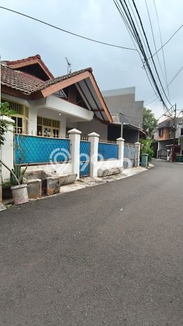 Jual Rumah Mewah Megah Dengan View Cantik di Rawamangun, Jakarta Timur Jual Rumah Mewah Megah Dengan View Cantik di Rawamangun, Jakarta Timur