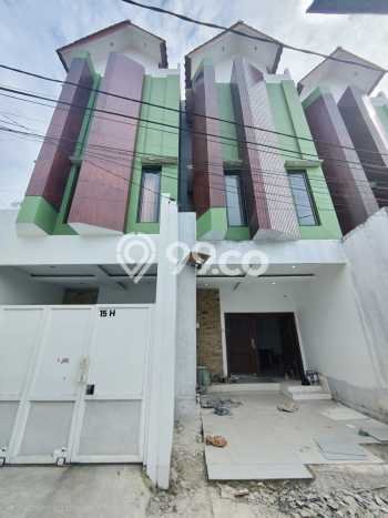 Rumah Luas Asri 4 KT Siap Huni di Utan Kayu Jakarta Timur Rumah Luas Asri 4 KT Siap Huni di Utan Kayu Jakarta Timur