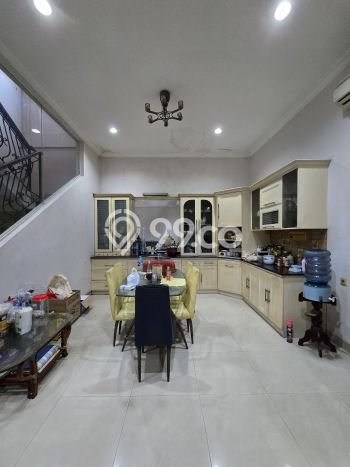 Dijual Rumah Premium dengan Fasilitas Sekitar Komplit di Jatinegara, Jakarta Timur Dijual Rumah Premium dengan Fasilitas Sekitar Komplit di Jatinegara, Jakarta Timur