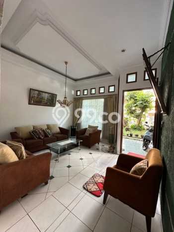 Siap Huni Hunian Elit 5 Kamar di Ciracas Dekat ke Mana Saja Siap Huni Hunian Elit 5 Kamar di Ciracas Dekat ke Mana Saja